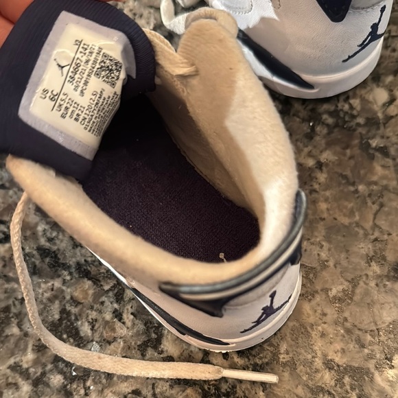 Jordan baby 6 EUC White and Blue Sneakers with Iconic Jumpman Logo - Picture 13 of 14